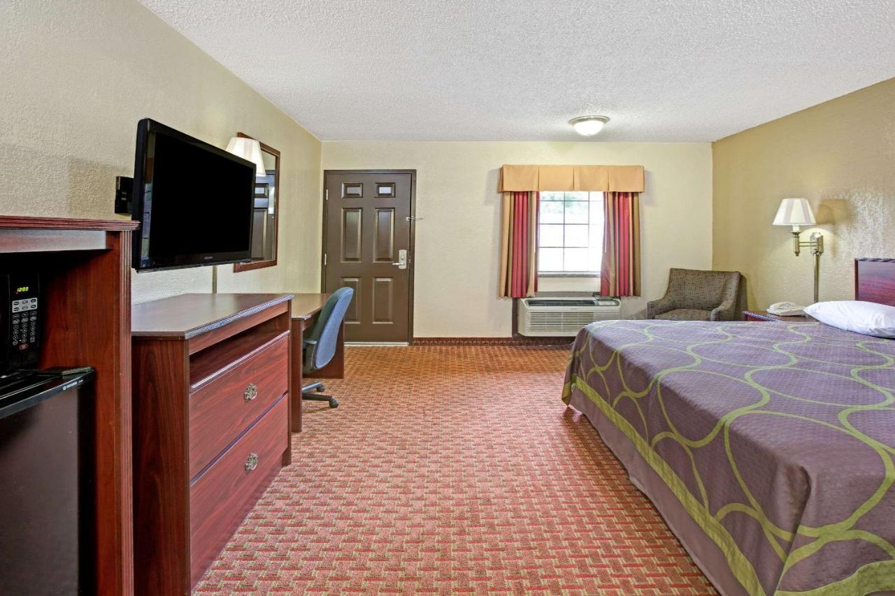 Hotel Super 8 By Wyndham Shawnee Exteriér fotografie