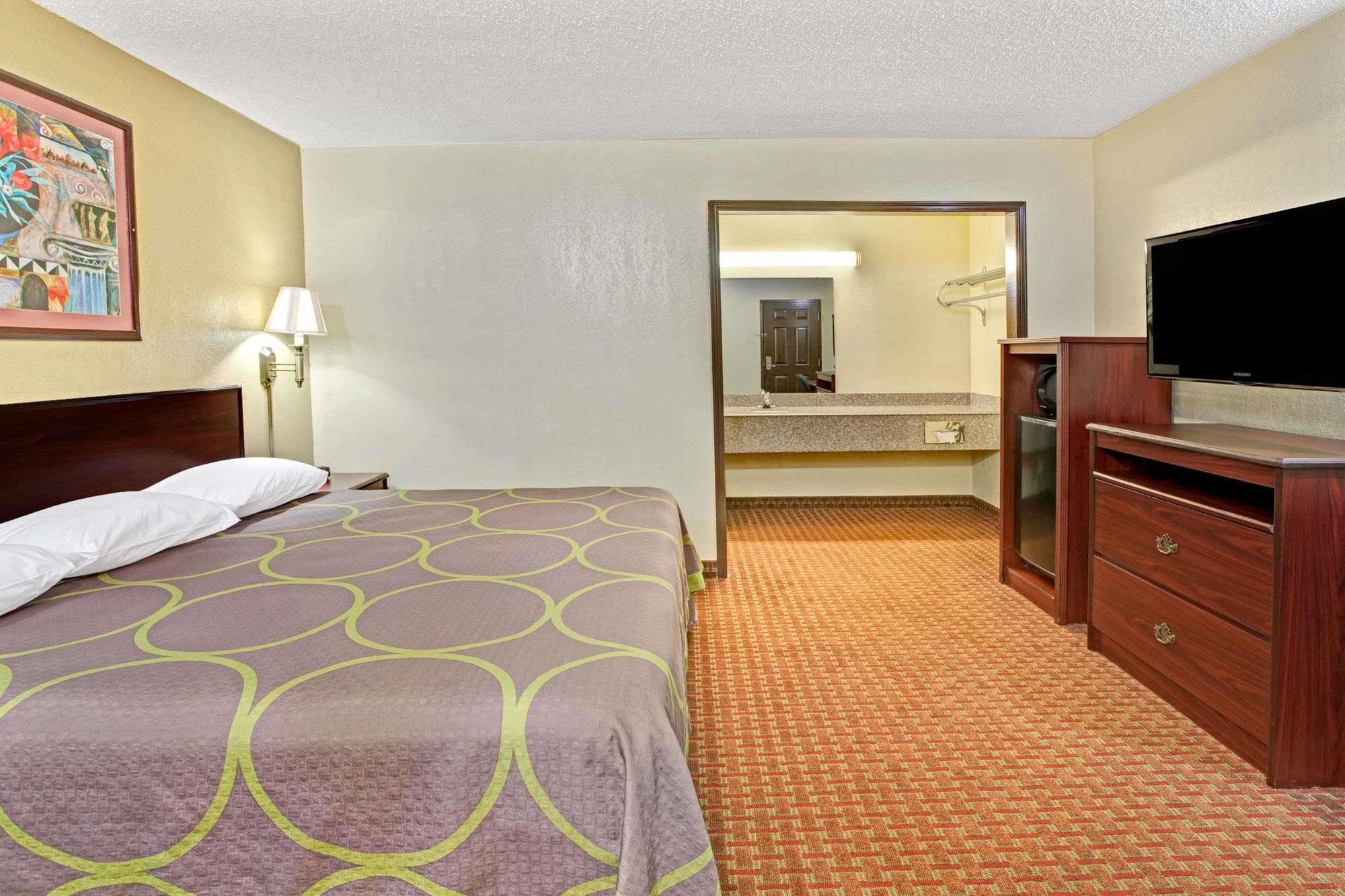Hotel Super 8 By Wyndham Shawnee Exteriér fotografie