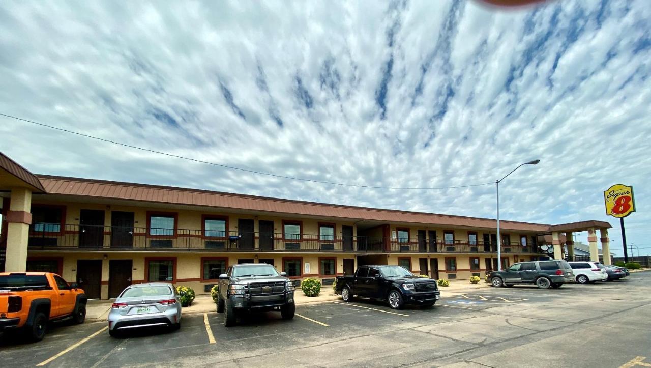 Hotel Super 8 By Wyndham Shawnee Exteriér fotografie